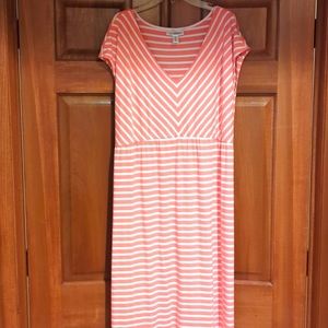 Maternity maxi dress